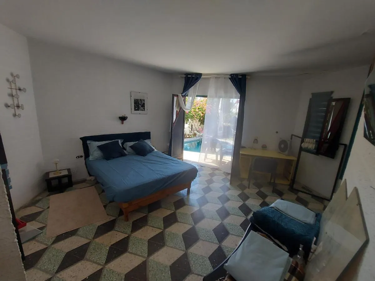 Homestay Dar Hamadi بن جامع A Villa & Its Swimming Pool, Looking For Artists In Residence Tunis Tunisia