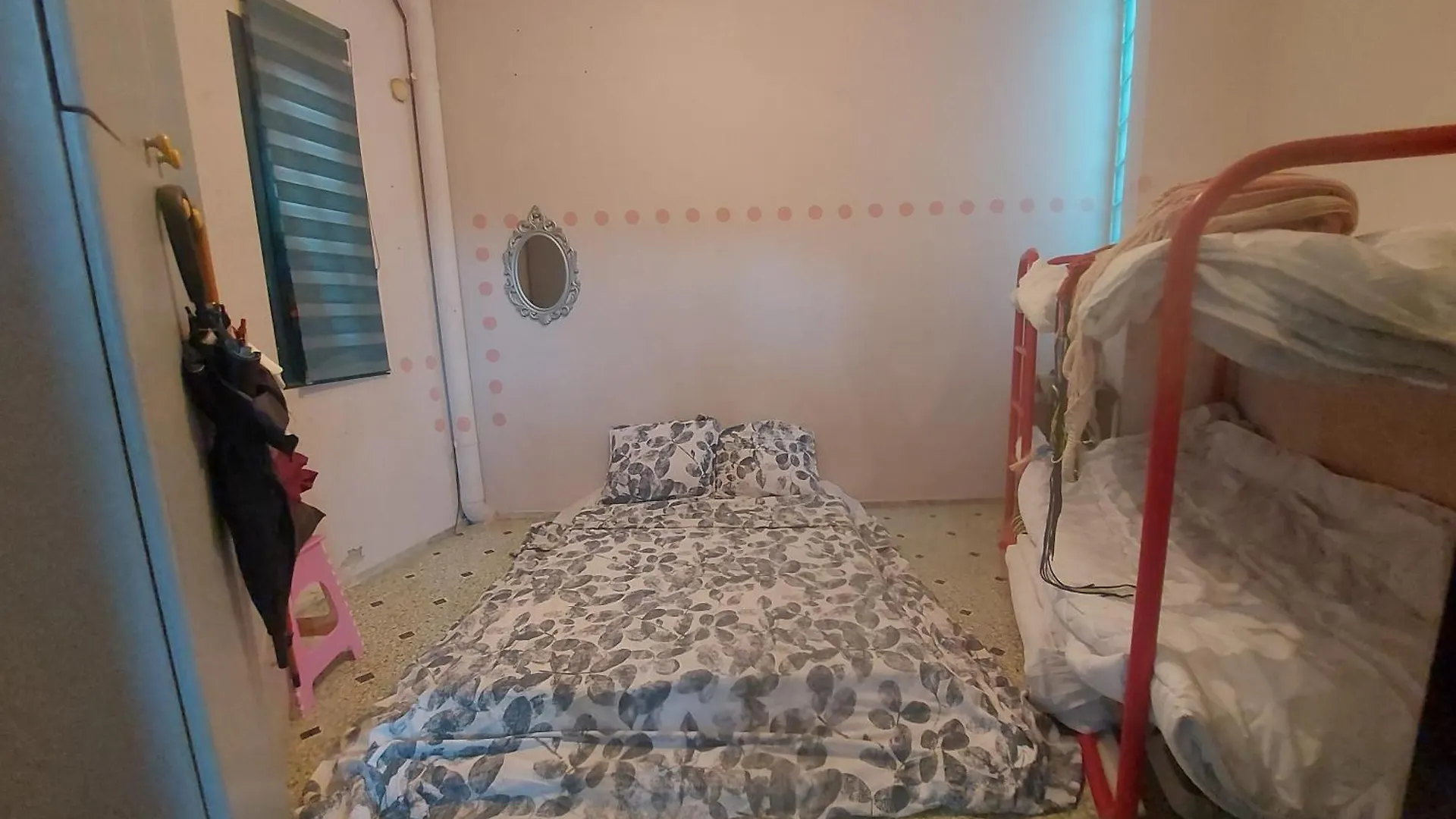 Dar Hamadi بن جامع A Villa & Its Swimming Pool, Looking For Artists In Residence Tunis